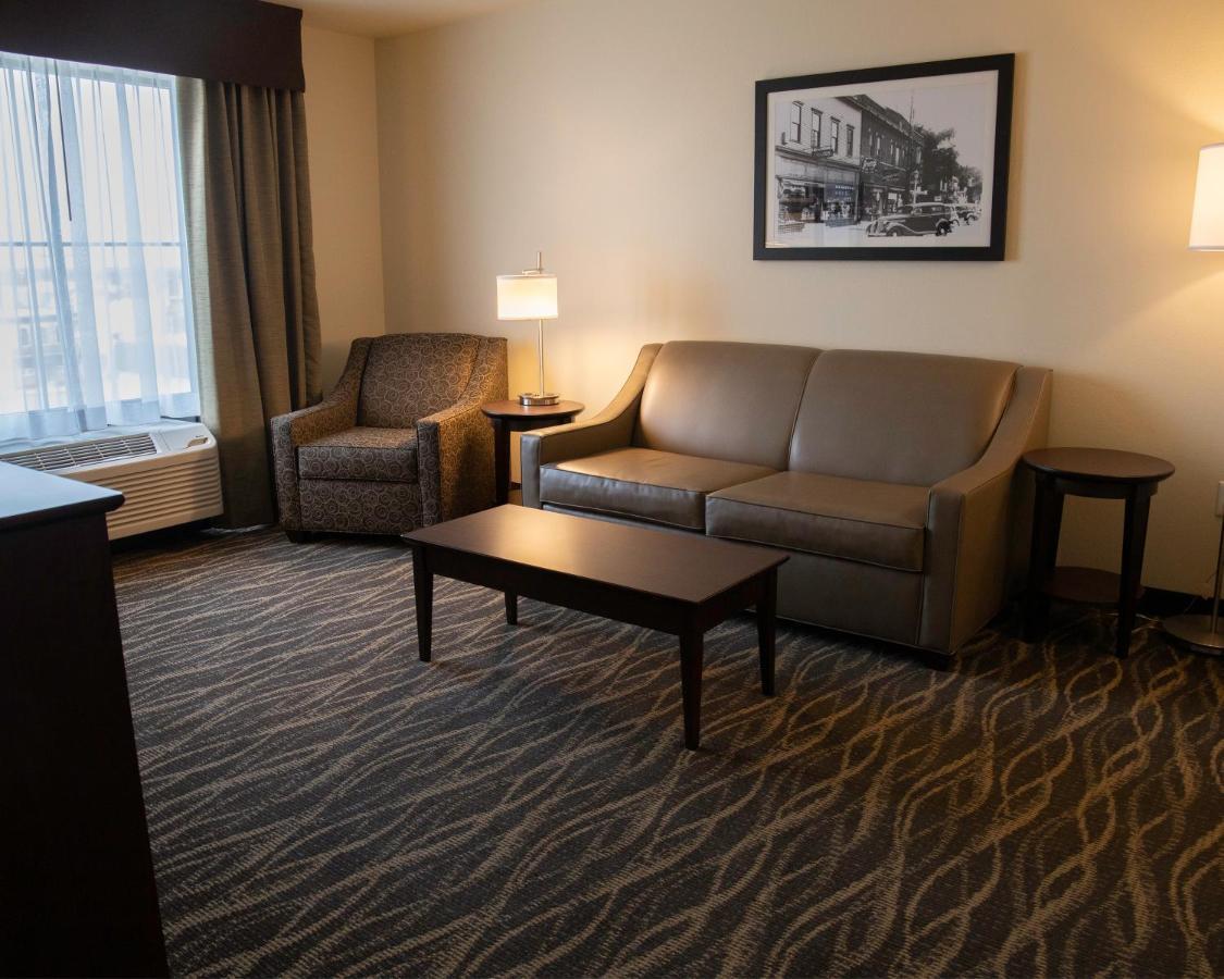 Cobblestone Hotel & Suites - Two Rivers Eksteriør bilde