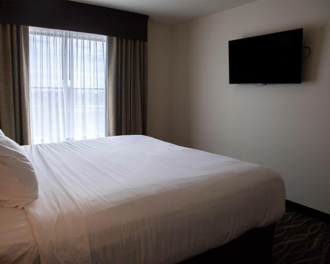 Cobblestone Hotel & Suites - Two Rivers Eksteriør bilde