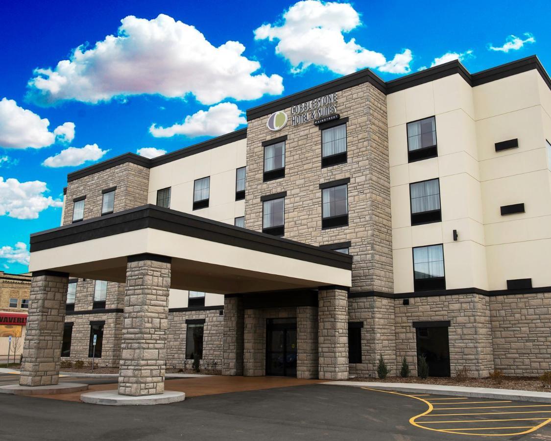 Cobblestone Hotel & Suites - Two Rivers Eksteriør bilde
